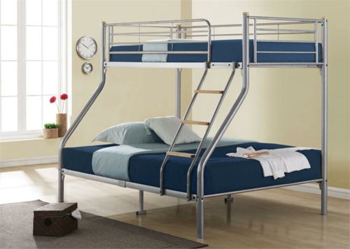 sch%C3%B6nes metall hochbett im kinderzimmer doppelbett fest1 How to Start Using kids Bunk Beds twin beds 2015
