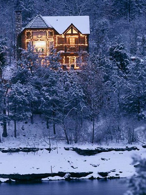 Festliche Gartenbeleuchtung zu Weihnachten