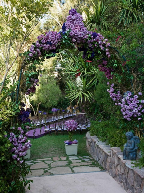 Coole Gartengestaltung mit Rosenbogen - Blickpunkt im Garten