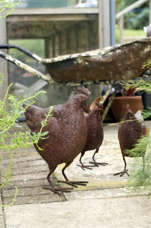 Gartendeko aus Metall und Rost Industrieller Charakter