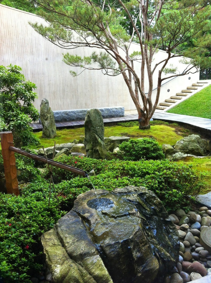 Steinfiguren für den Garten- das Avantgarde- Konzept aus Japan