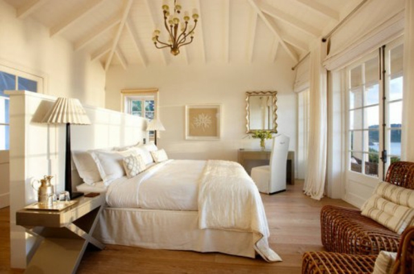 Der Platz hinter dem Bett im Schlafzimmer - Stilvolles Design