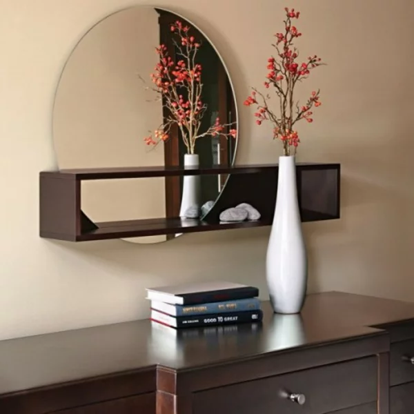 extravagant spiegel installation hausflur gang vase buecher