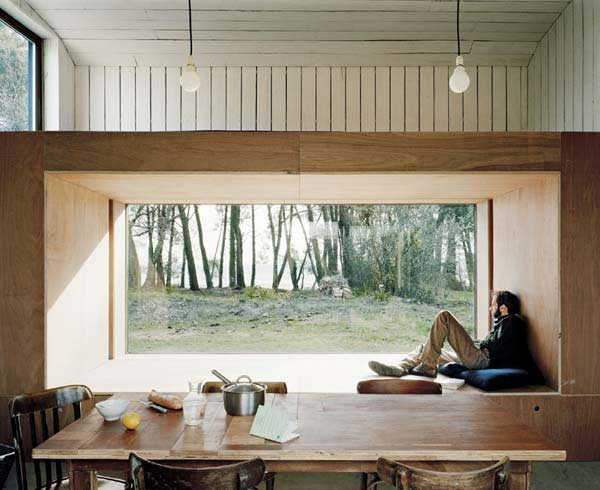 minimalistisch design gemütliche fenstersitze esszimmer
