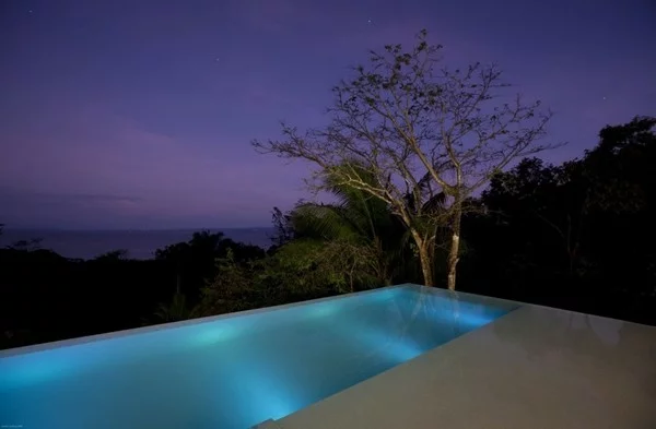 spektakulärsten gegenwärtigen pools frisch outside outdoor nacht abend