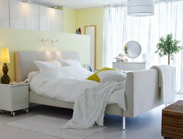 Der Platz hinter dem Bett im Schlafzimmer - Stilvolles Design