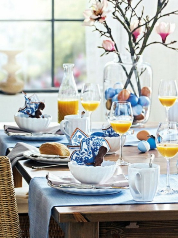 tischdeko ostern idee blau farbe festlich feier familie