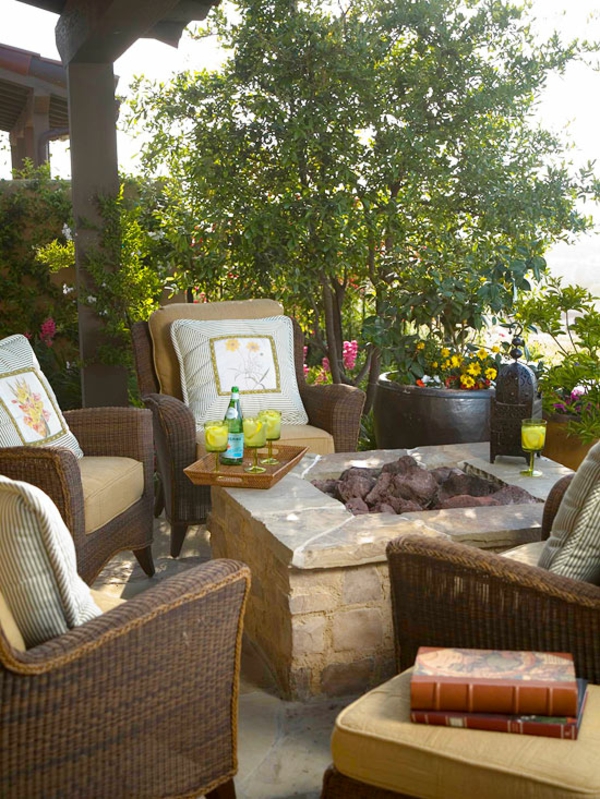 Schaffen Sie behaglichen Außenwohnraum mit Terrasse-Möbeln und Schutz