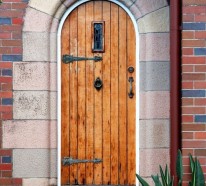 Haustüren aus Echtholz - 15 attraktive Deko-Ideen
