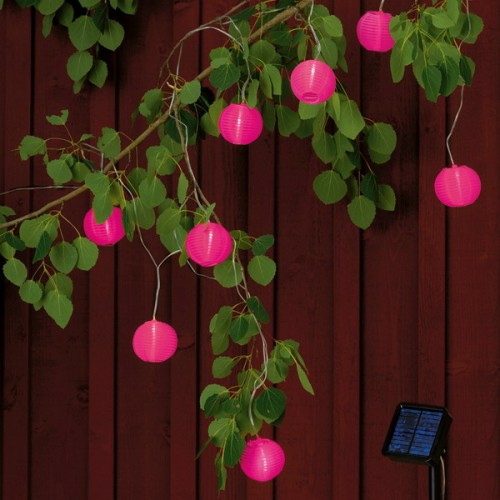 beleuchtung lampen dekoration garten hinterhof rosa bälle