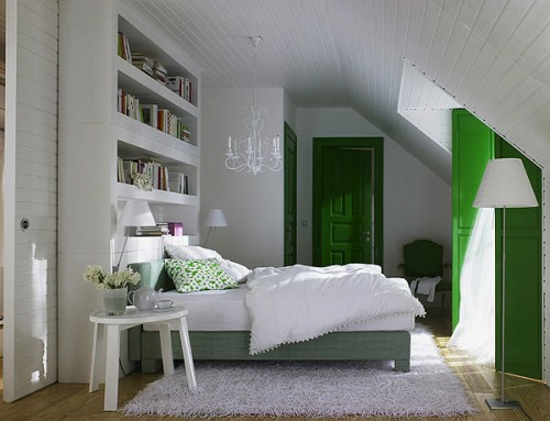 dachboden schlafzimmer stilvolle einrichtung grüne akzente
