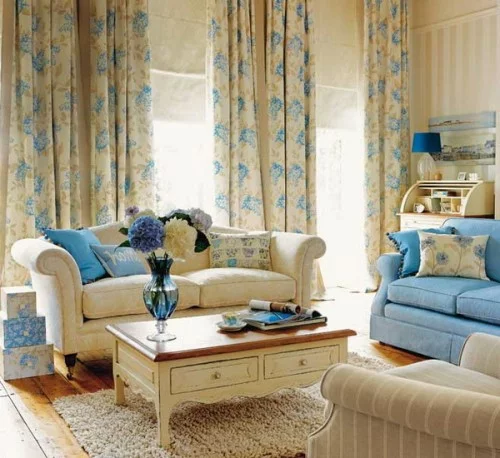 dekorative vorhänge blau blass beige wohnzimmer klassisch floral motive