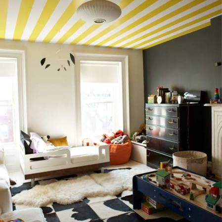 Decke Wohnzimmer Interieur gelbe Farbe