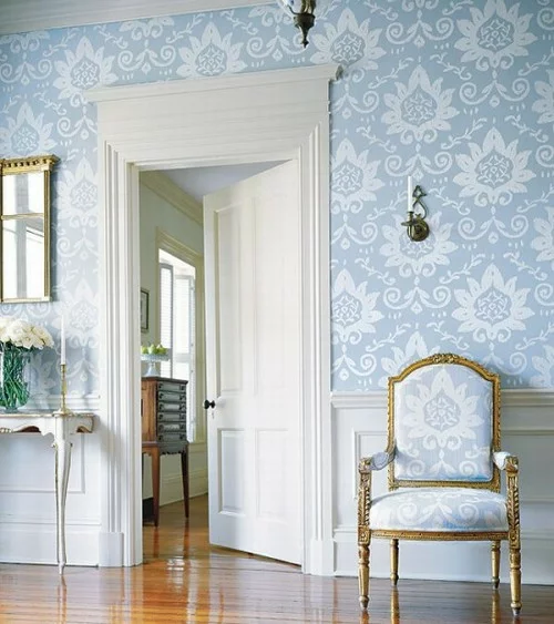 flur glanzvoll bodenbelag klassisch ausstattung blau weiß ornamente blumenmuster-wände