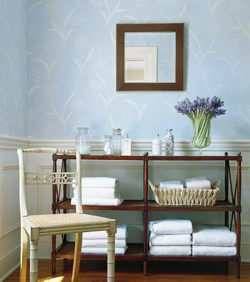 Interieur Ideen im französischen Landhausstil blassfarbige wände floral elemente badezimmer