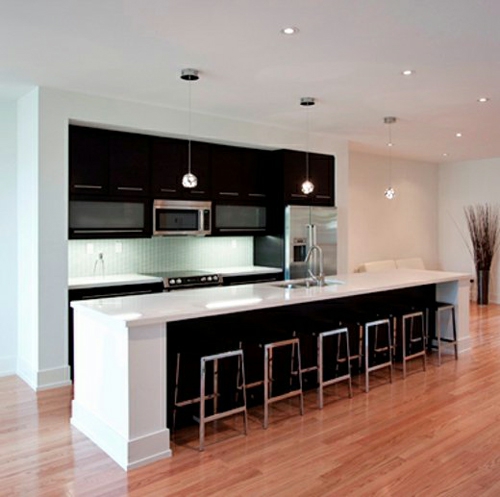 glanzvoll weiß kücheninsel  interieur modisch extravagant schwarz