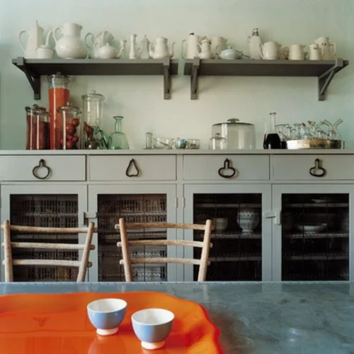 keramik schüssel weiß orange kanne regal küche