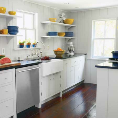 kompakt schmal küchen design weiß regale geschirr bunt