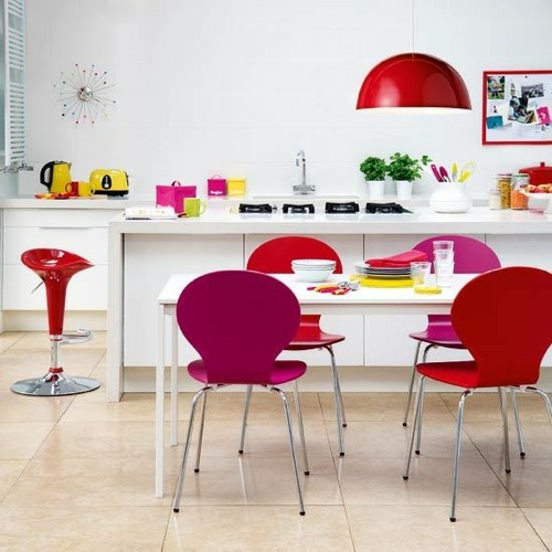 küchen interieurs grell farben idee originell design plastich stühle