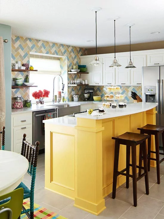 kücheninsel ideen design gelb sonne hell bunt fliesen