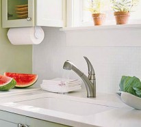 Weiße Bordküche – kompaktes Küchen Design