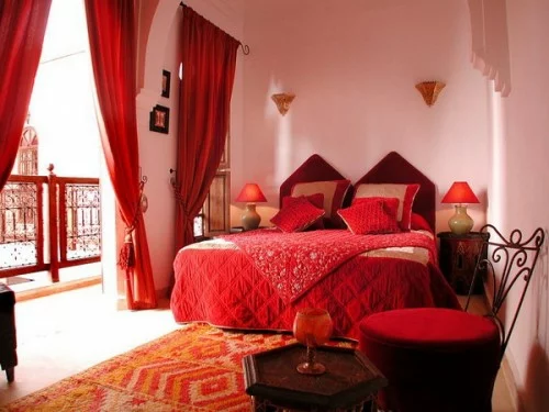 marokkanische-schlafzimmer-deko-ideen-sonne-strahlen