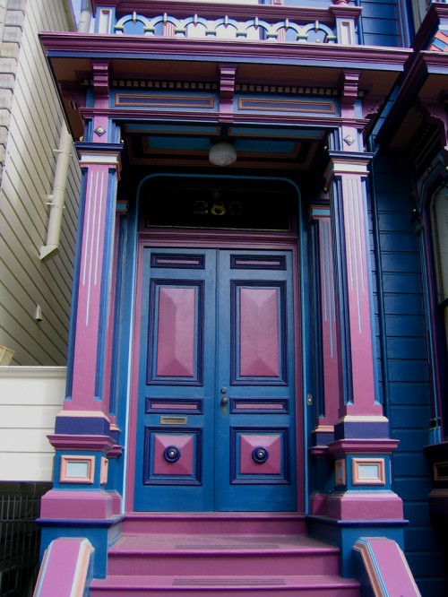 massiv lila blau holz  design attraktive Haustüren