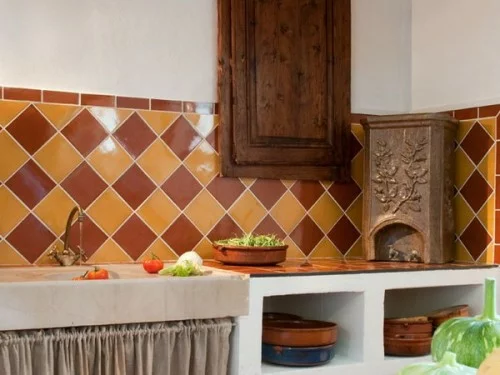 orange rot fliesen küchenspiegel spülbecken küche frankreich stil
