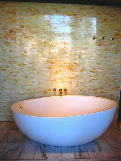 originell fliesenspiegel badewanne interessant weiß farbe