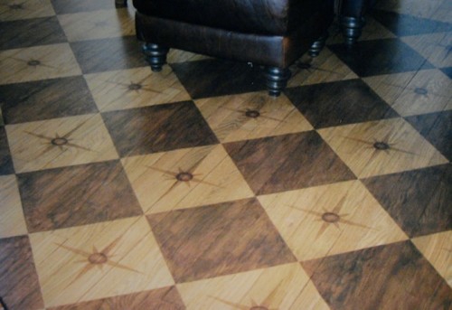quadrate schachmattmuster fußboden holz idee design