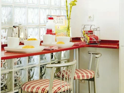 rot frühstückstischoberfläche idee küche kompakt