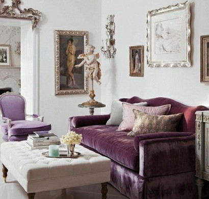Stilvolles lila Wohnzimmer Interieur - interessante Farbschemas