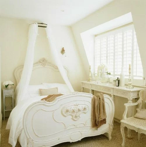 schneeweiß himmelbett schlafzimmer landhausstil klassisch französisch