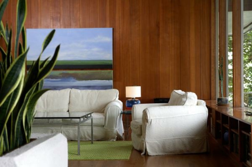 stilvolle wanddekoration aus echtholz lackiert wohnzimmer weiß ledersofa