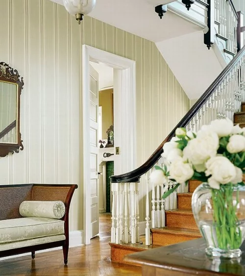 treppenhaus idee couch wandspiegel französischer stil rustikal haus