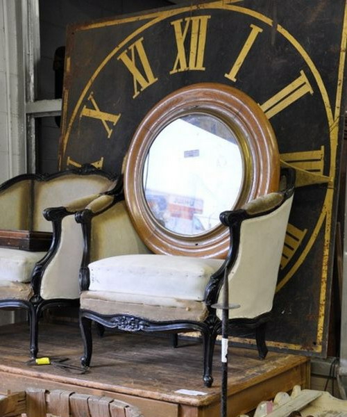 wanduhr deko idee klassisch antik spiegel barockmöbel