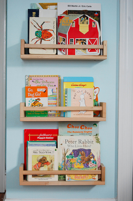 Coole Ideen Organisation von Kinderbüchereien Holzregale