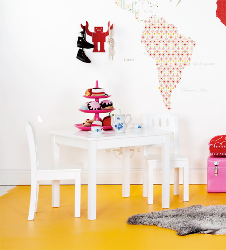 Farbenfrohe Wandaufkleber Kartenzeichnungen Kinderzimmer Spielplatz Tisch Stühle