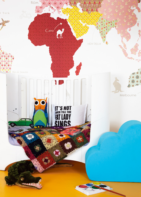 Farbenfrohe Wandaufkleber Kartenzeichnungen Kleinkinderzimmer Bett Landkarte
