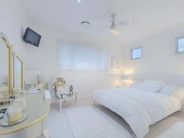 australisches himmlisches weißes schlafzimmer schminktisch