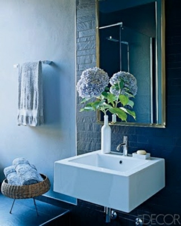 badezimmer design blau blumen wände