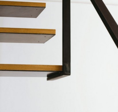 Bibliothek im Treppenhaus einbauen - praktische und interessante Idee