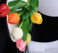Festliche und leichte Frühlingsdekoration mit rosa Tulpen