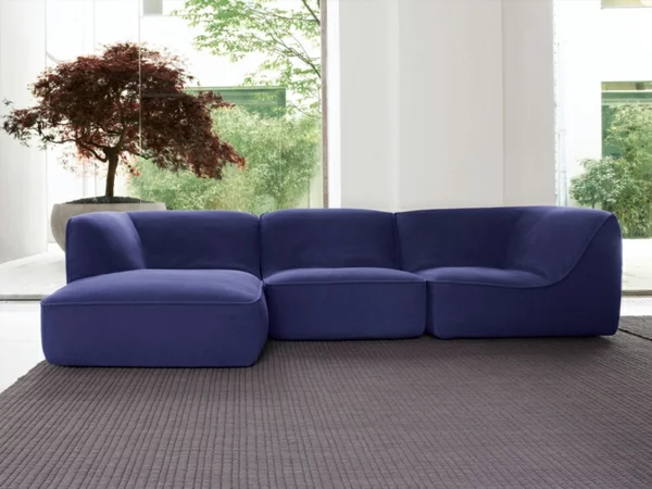 inspirierendes interior design paola lenti atollo sofa lila