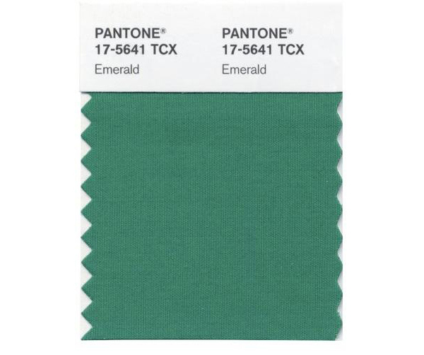 smaragd grün einrichtung pantone nummer