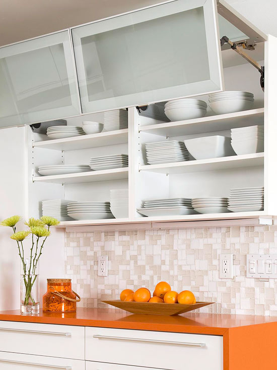 Kompakte Küchen, die die kleine Fläche größer aussehen lassen