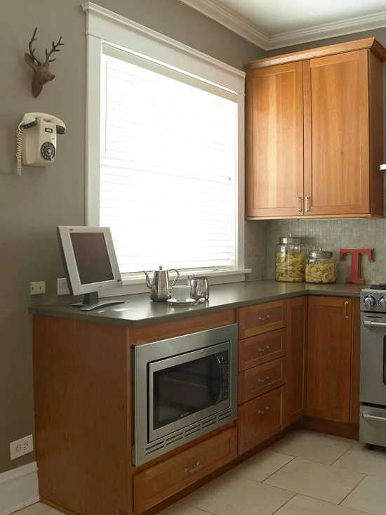 küchenbereich arbeitsplatte pasta gläser mikrowelle