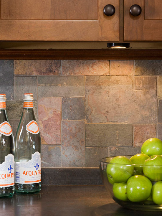 Kompakte Küchen, die die kleine Fläche größer aussehen lassen