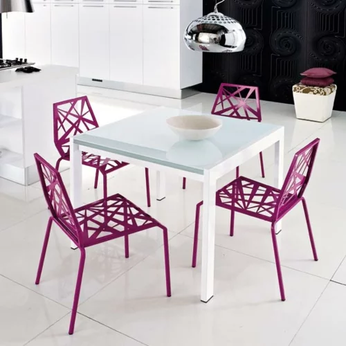 metall stühle violet weiß glanzvoll tisch hängelampe silbern