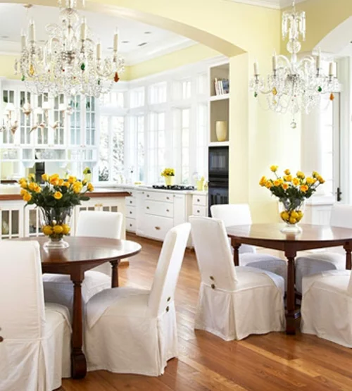 offene küchen weiß esszimmer raum klassisch gestaltung blumen gelb